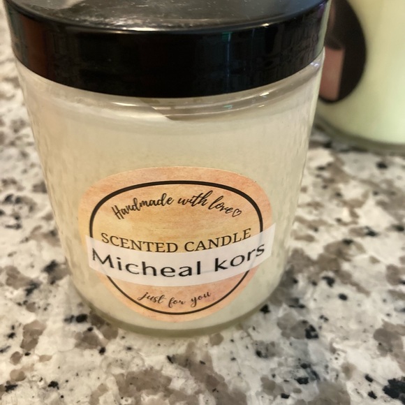 These are hand made candles, different smells and likes - Picture 8 of 12